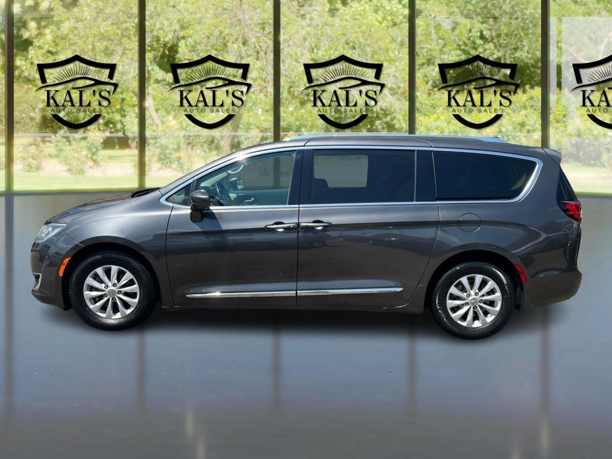 Chrysler Pacifica Touring L FWD 2019