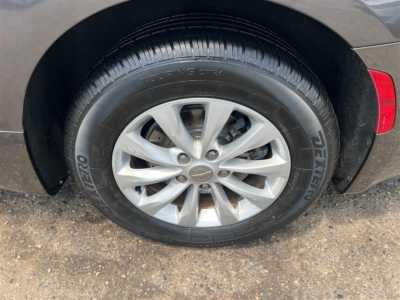 Chrysler Pacifica Touring L FWD 2019