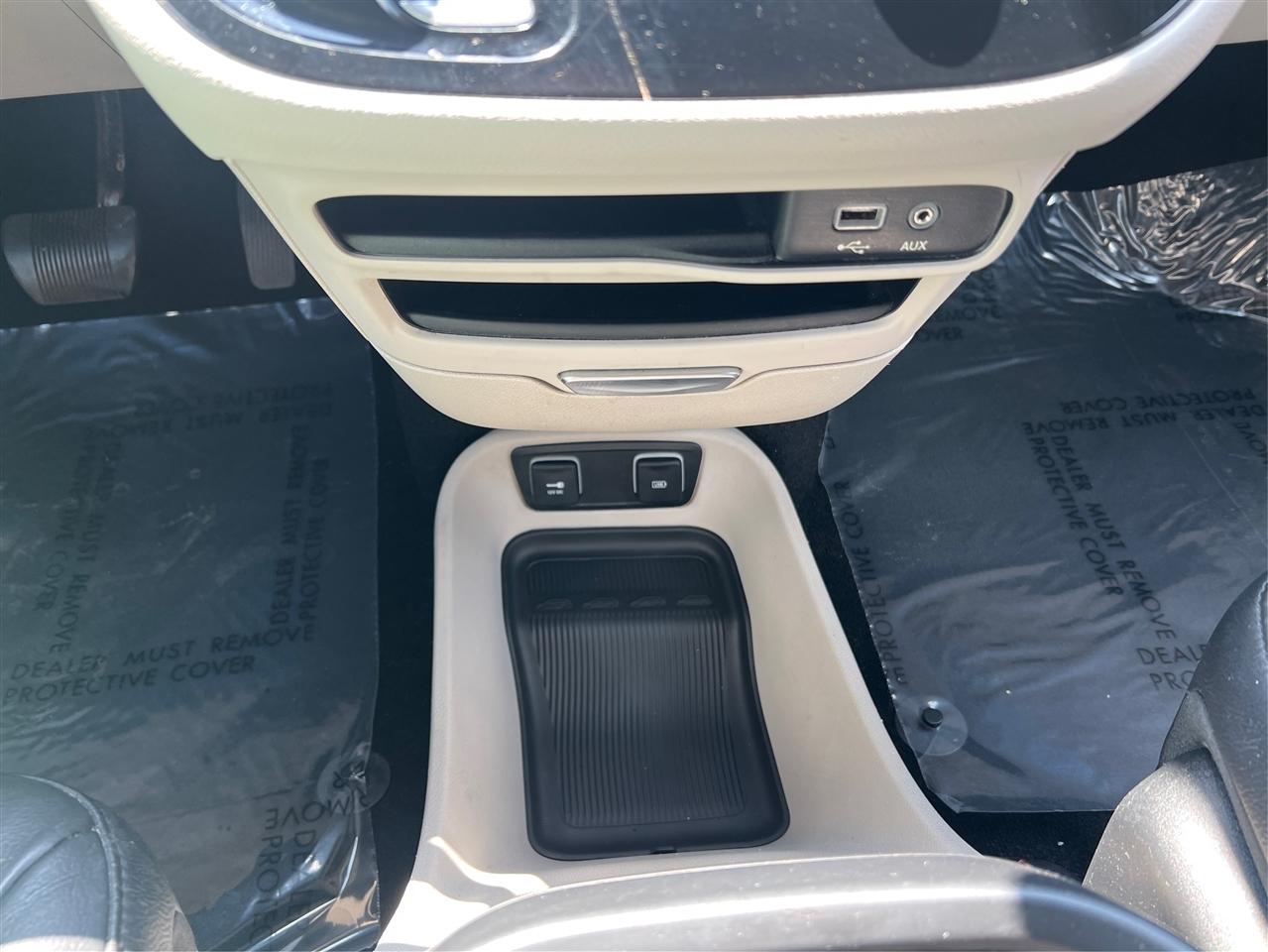 Chrysler Pacifica Touring L FWD 2019
