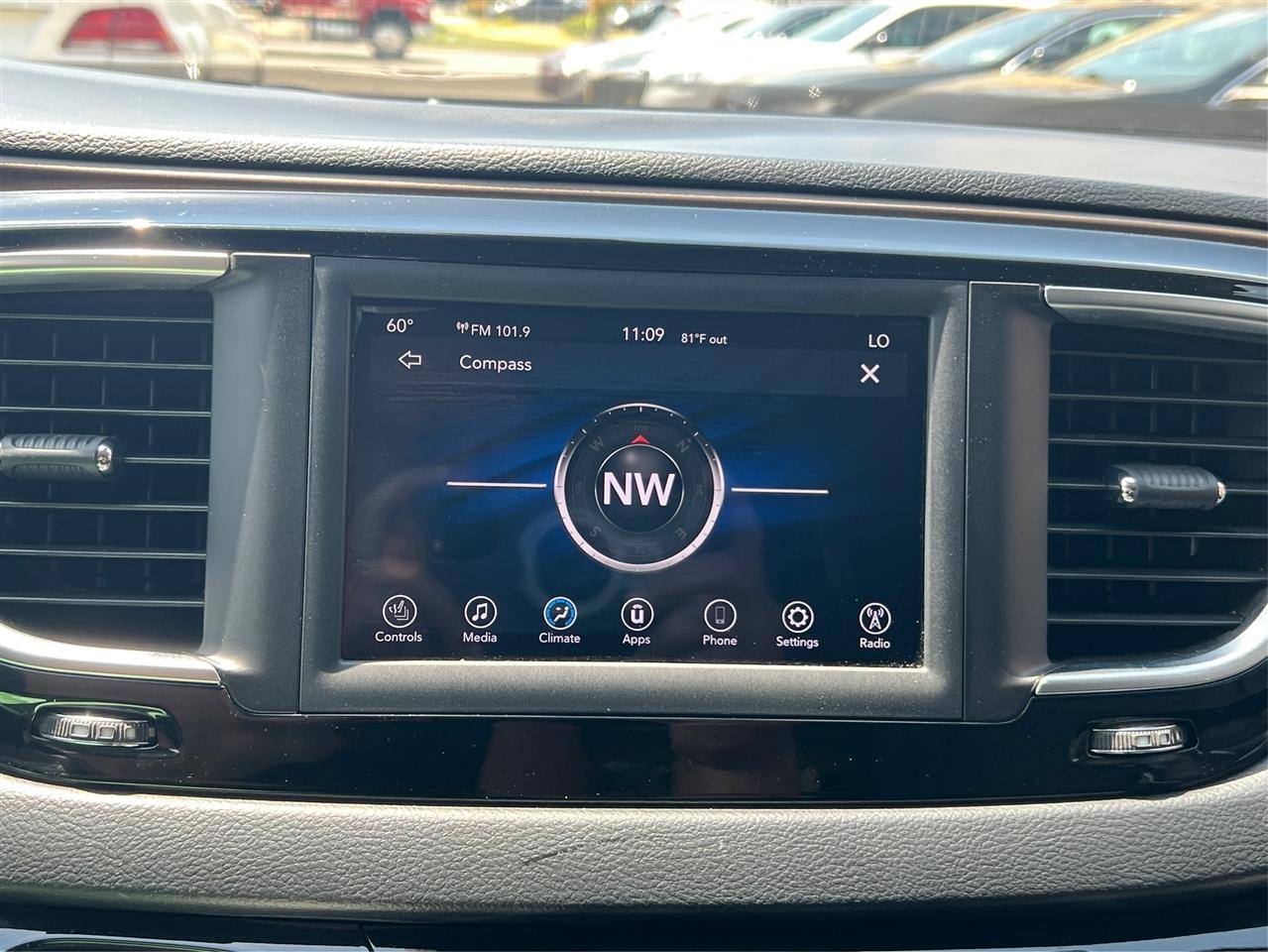 Chrysler Pacifica Touring L FWD 2019