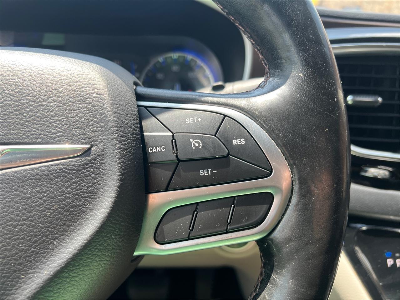 Chrysler Pacifica Touring L FWD 2019
