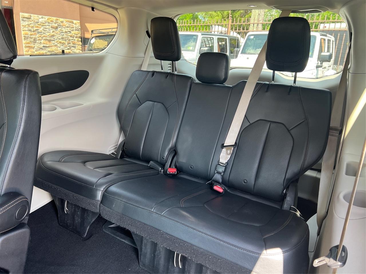 Chrysler Pacifica Touring L FWD 2019