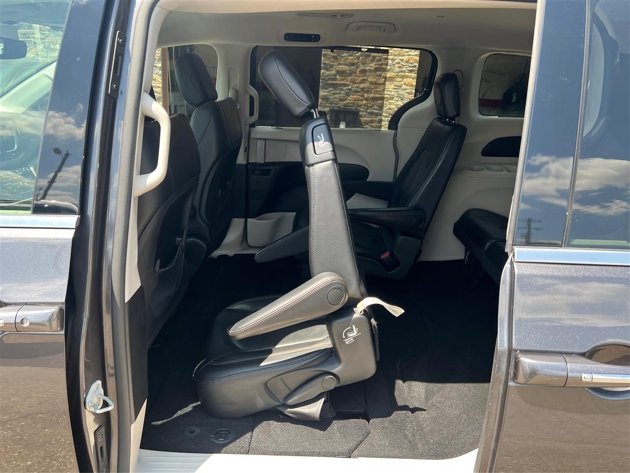 Chrysler Pacifica Touring L FWD 2019