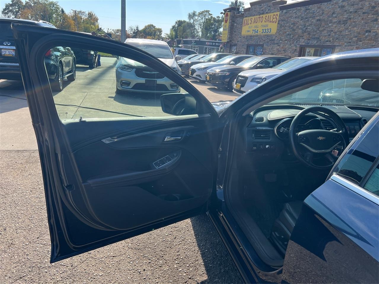 Chevrolet Impala 4dr Sdn LT w/1LT 2016