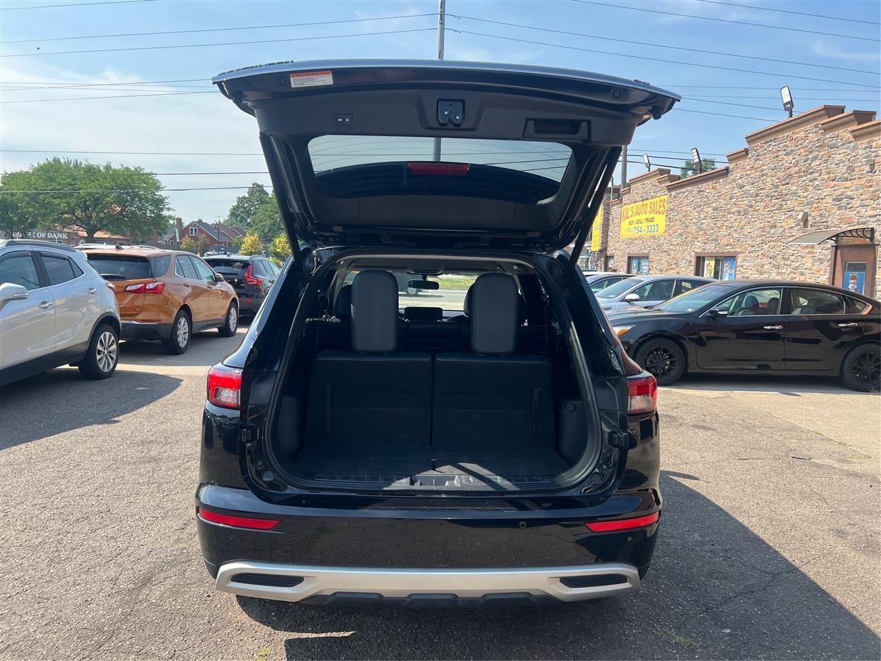 Mitsubishi Outlander SE Launch Edition S-AWC 2022