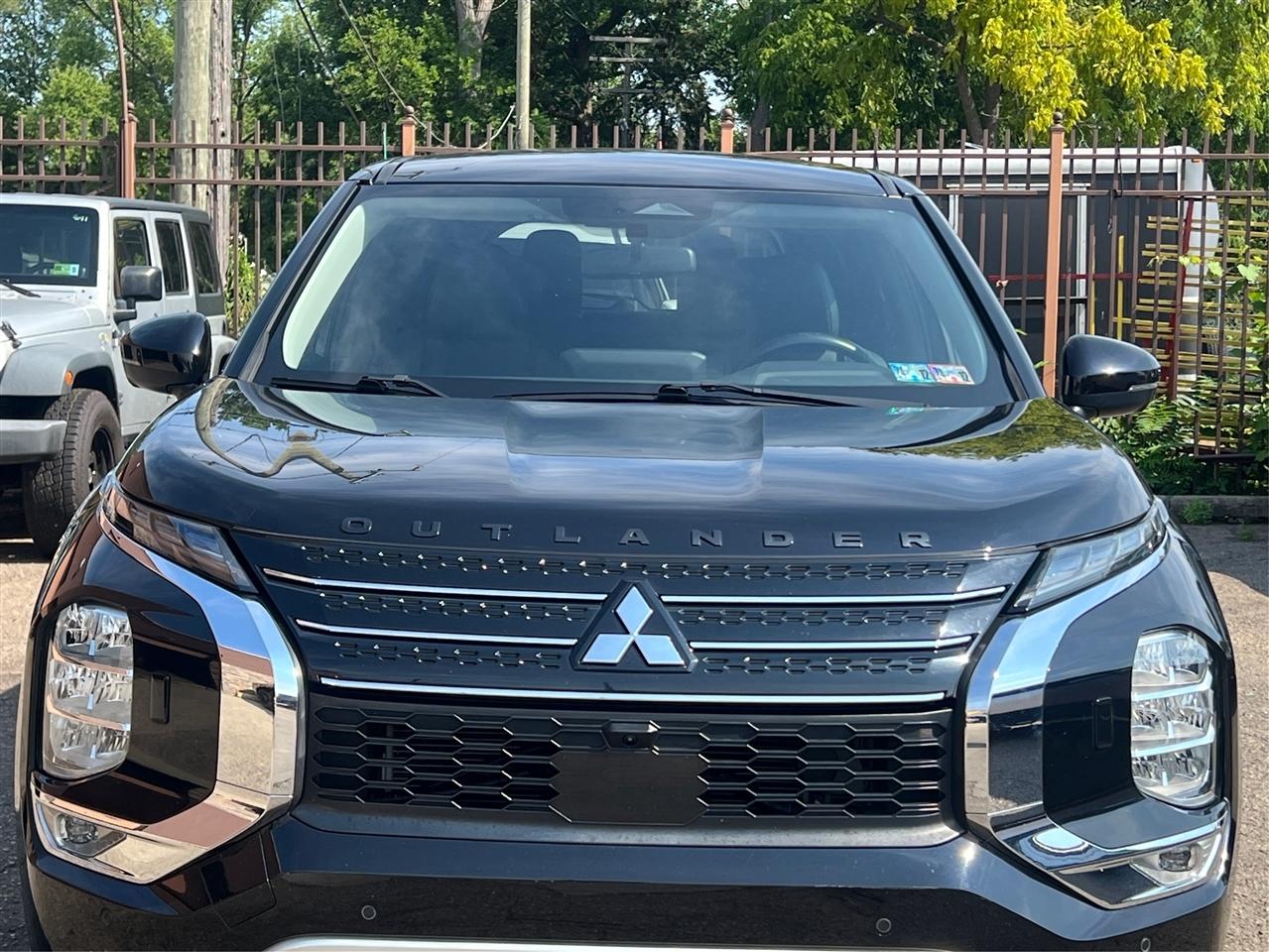 Mitsubishi Outlander SE Launch Edition S-AWC 2022