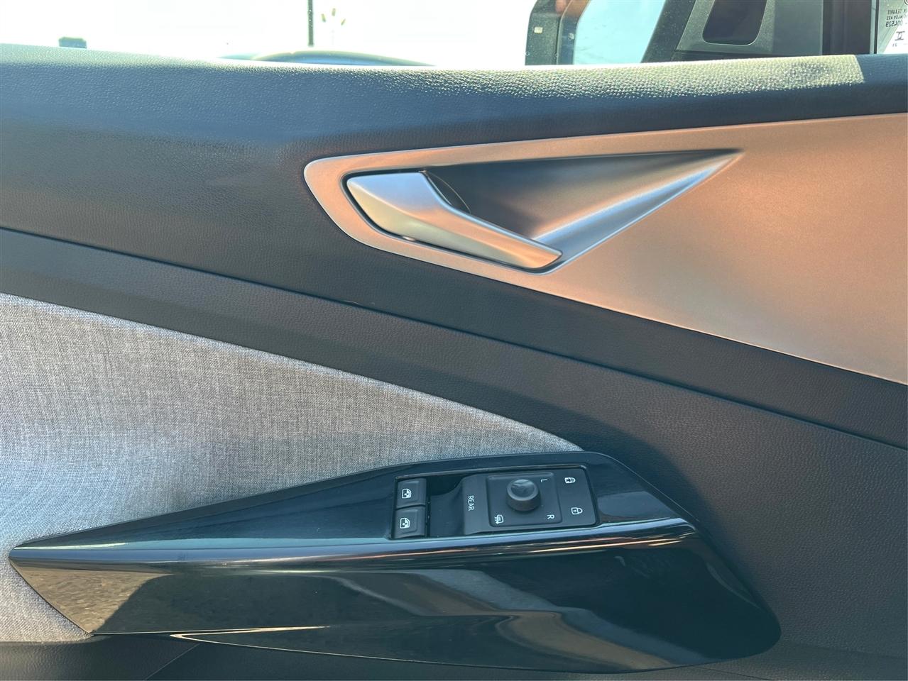 Volkswagen ID.4 Pro AWD w/SK On Battery 2023