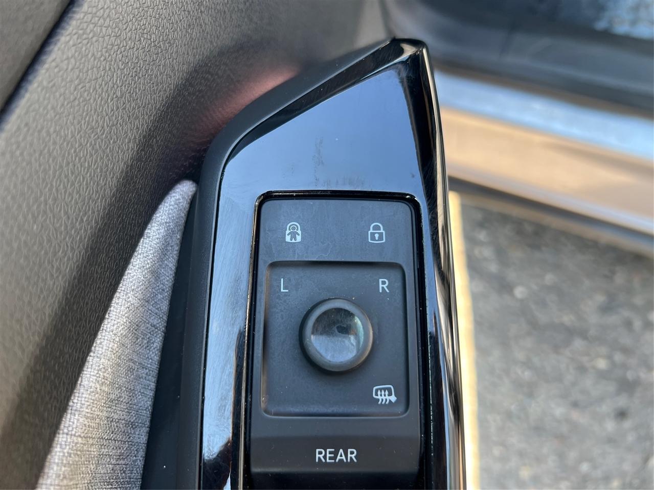 Volkswagen ID.4 Pro AWD w/SK On Battery 2023