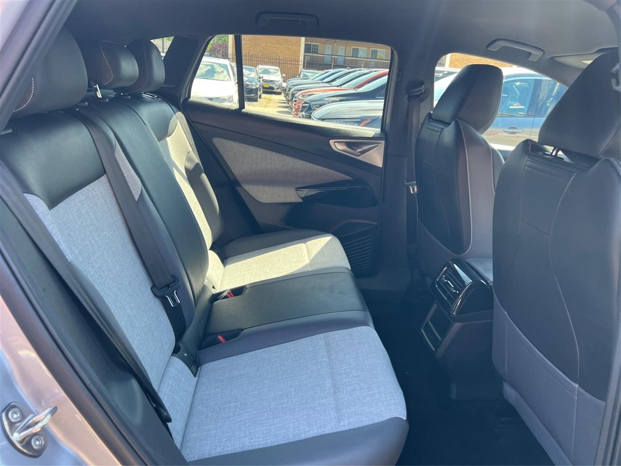 Volkswagen ID.4 Pro AWD w/SK On Battery 2023