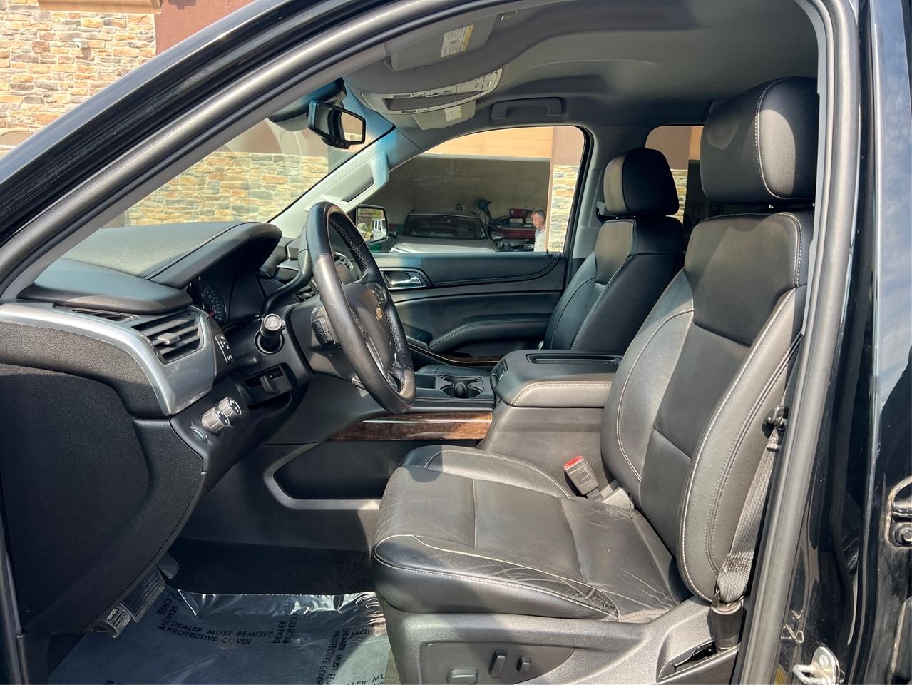Chevrolet Suburban 4WD 4dr 1500 LT 2018