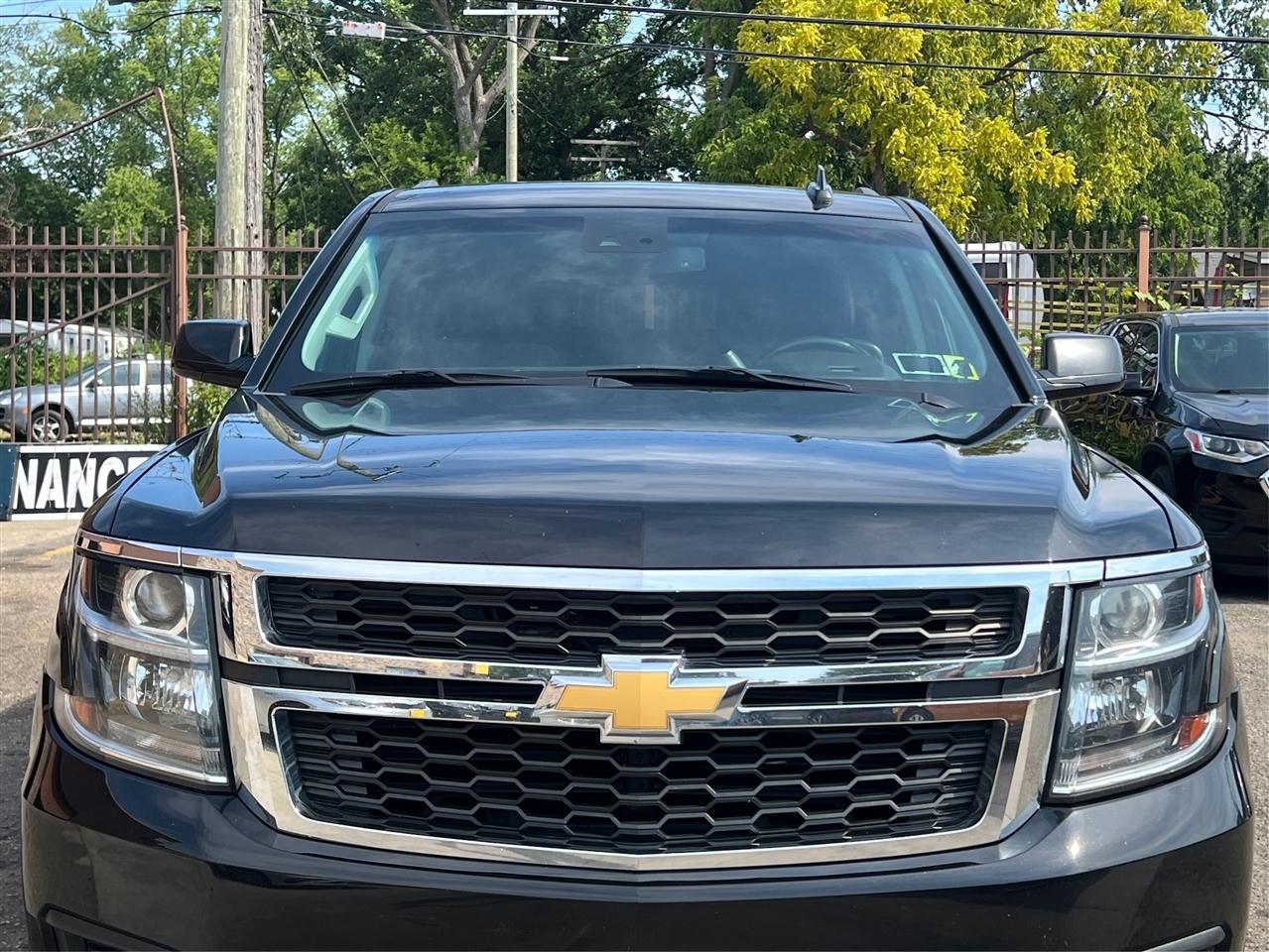 Chevrolet Suburban 4WD 4dr 1500 LT 2018