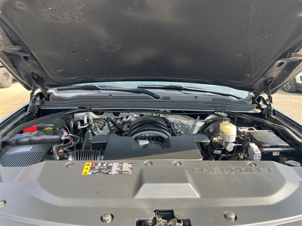 Chevrolet Suburban 4WD 4dr 1500 LT 2018