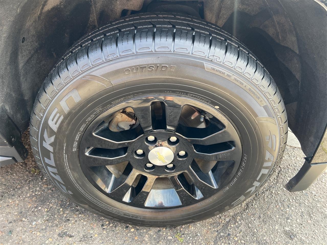 Chevrolet Suburban 4WD 4dr 1500 LT 2018