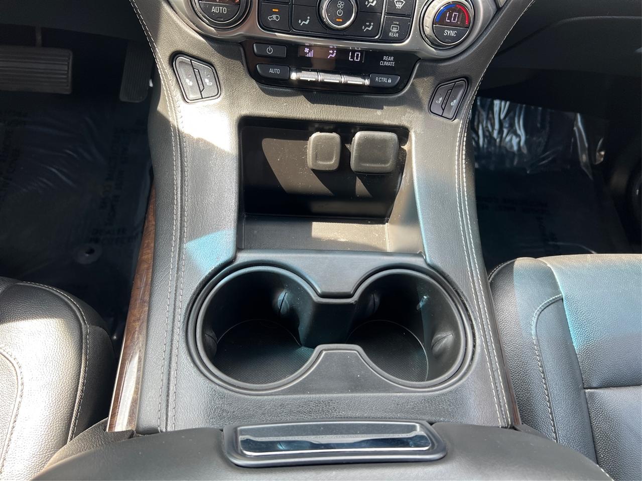 Chevrolet Suburban 4WD 4dr 1500 LT 2018