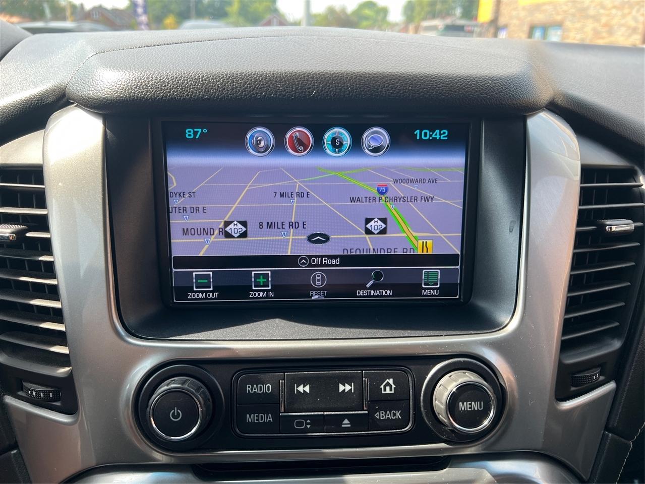 Chevrolet Suburban 4WD 4dr 1500 LT 2018