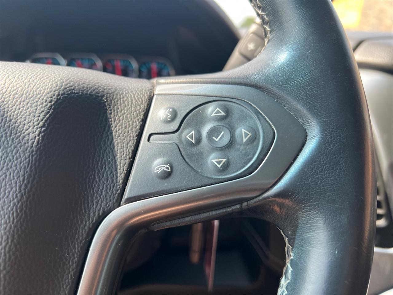 Chevrolet Suburban 4WD 4dr 1500 LT 2018
