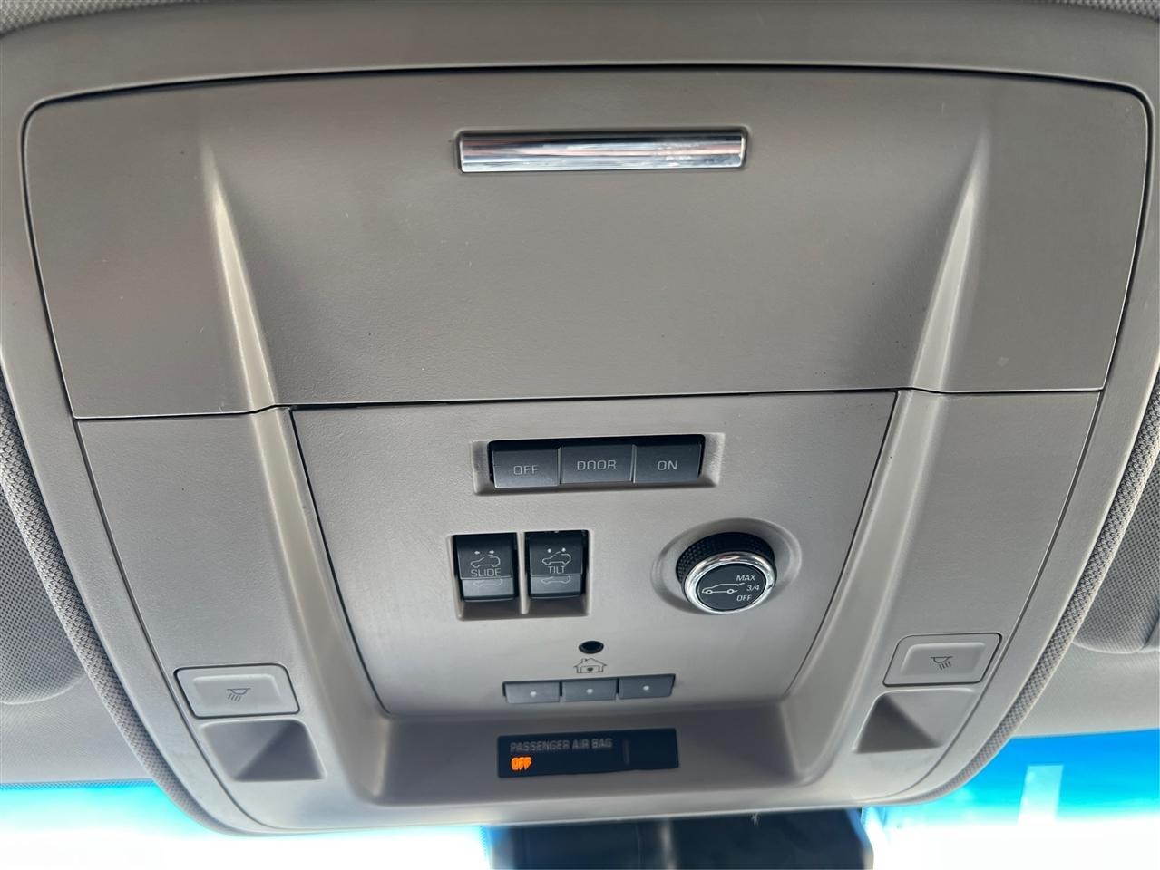 Chevrolet Suburban 4WD 4dr LTZ 2015