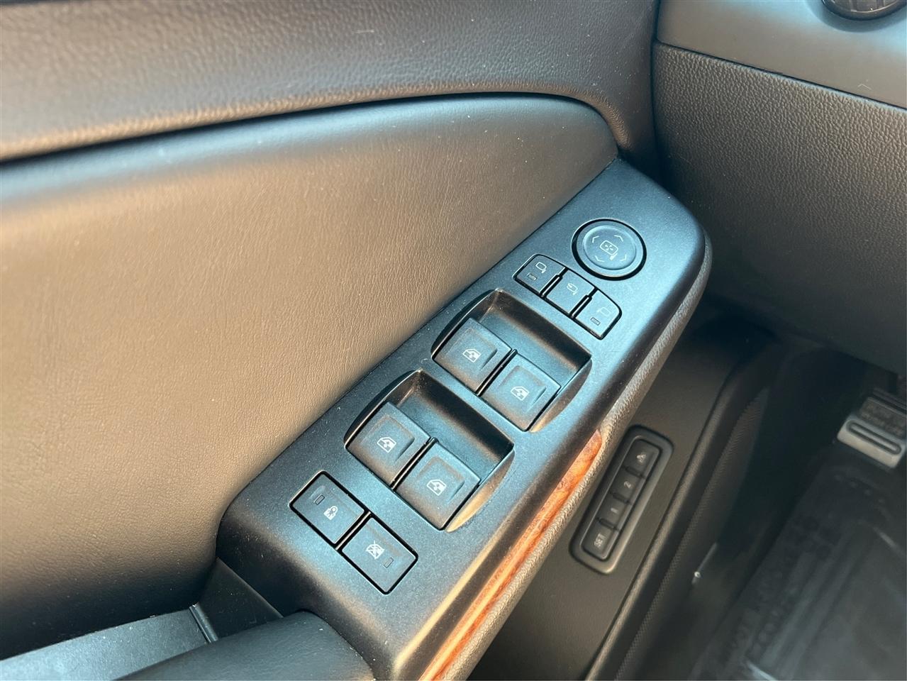 Chevrolet Suburban 4WD 4dr LTZ 2015