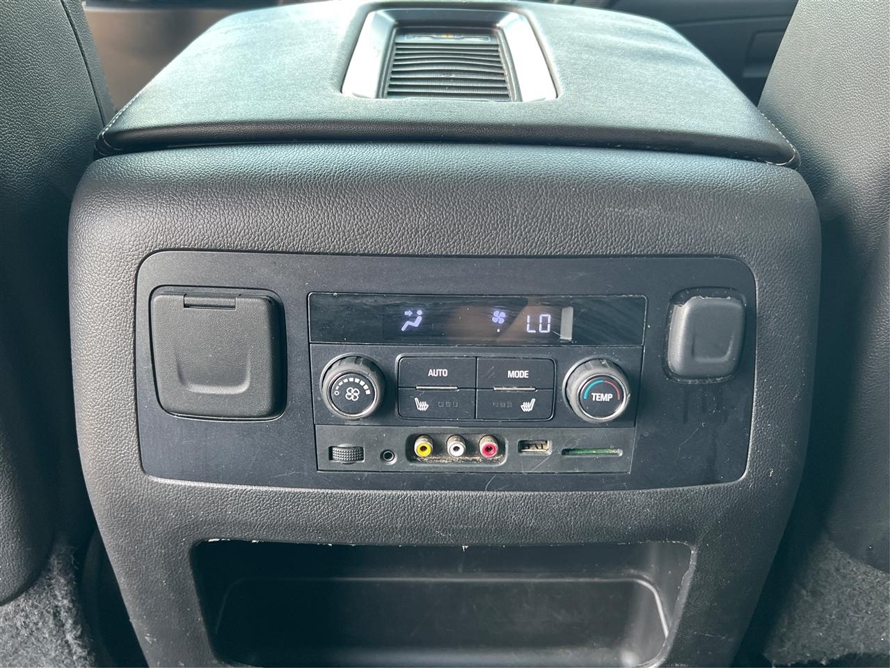 Chevrolet Suburban 4WD 4dr LTZ 2015