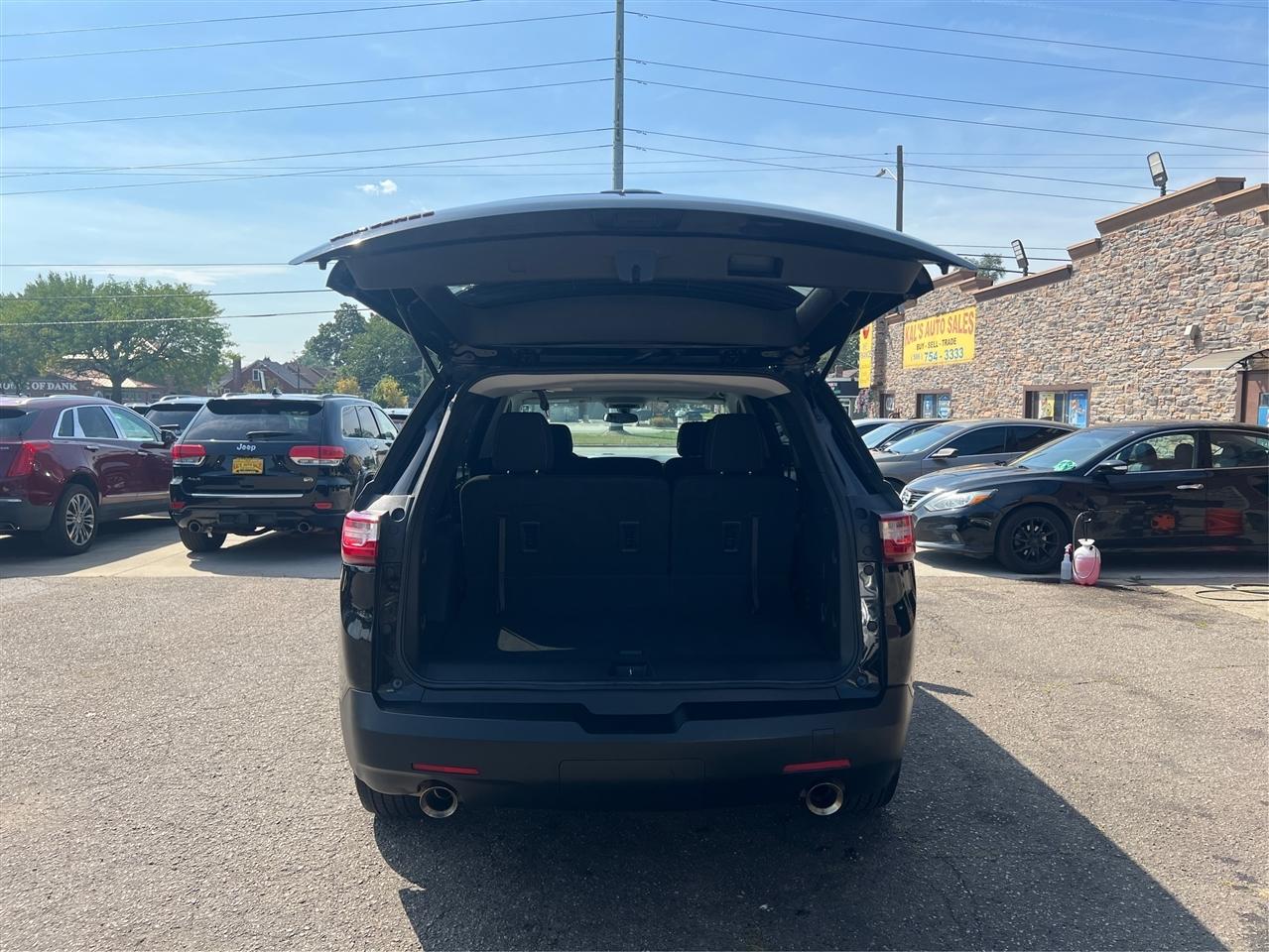 Chevrolet Traverse FWD 4dr LS w/1LS 2021