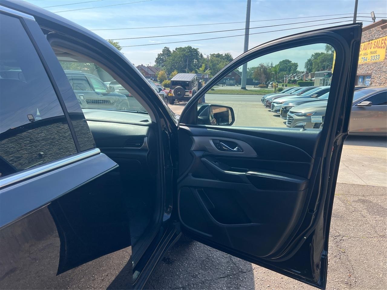 Chevrolet Traverse FWD 4dr LS w/1LS 2021