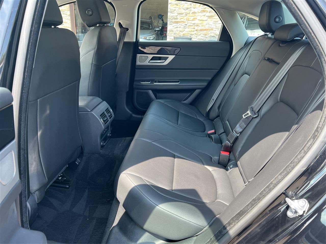 Jaguar XF 20d Premium AWD 2017