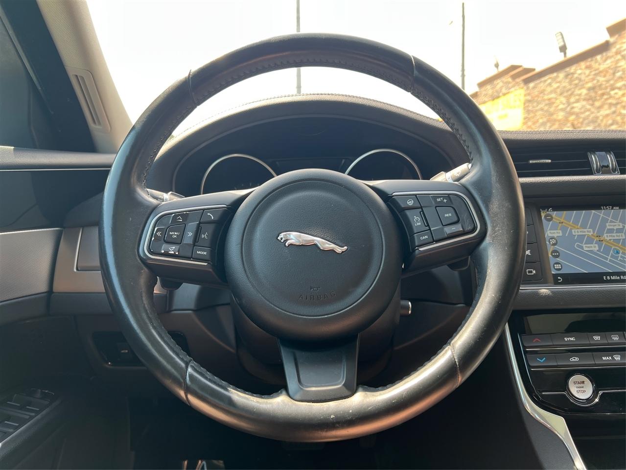 Jaguar XF 20d Premium AWD 2017