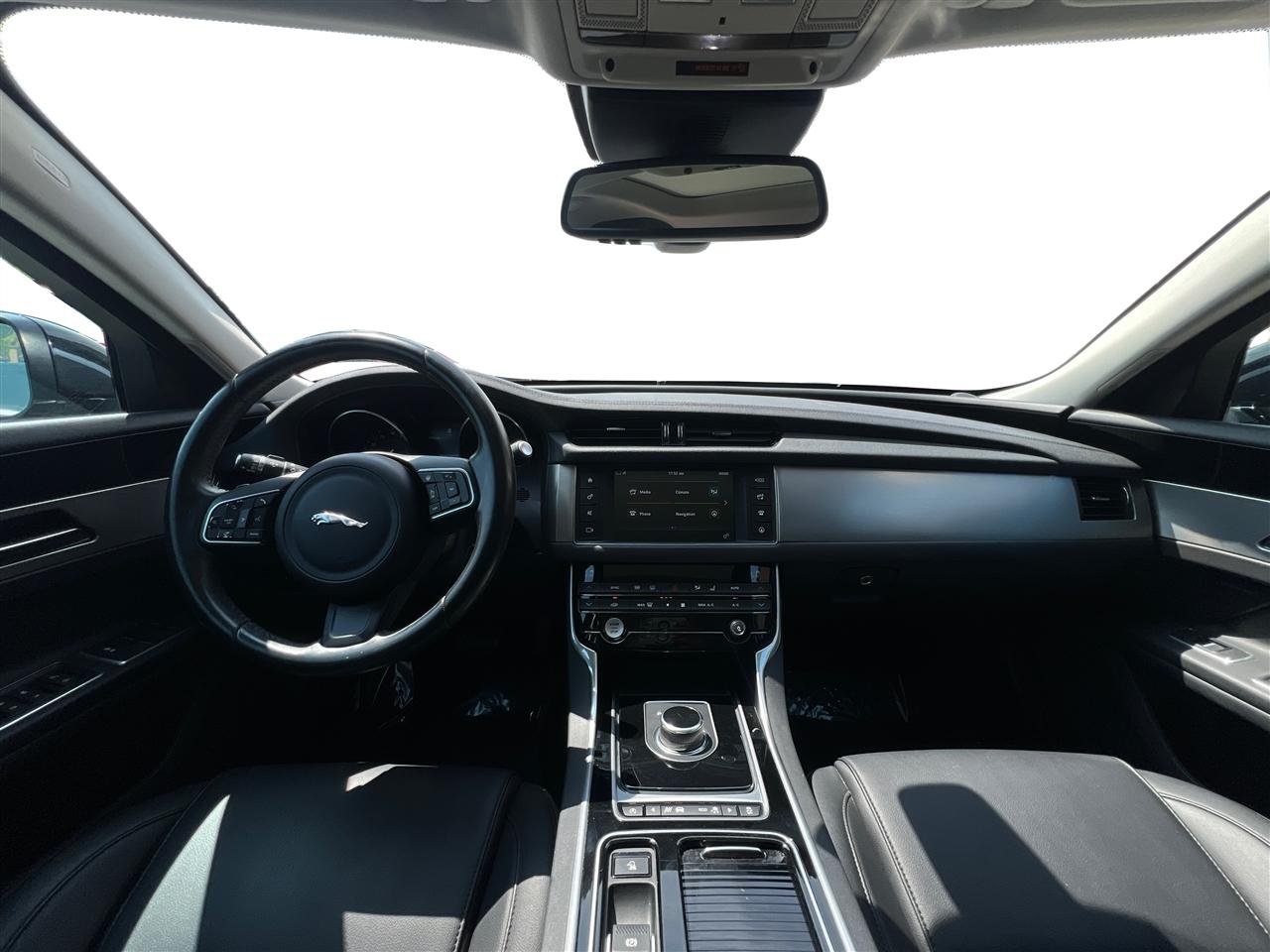 Jaguar XF 20d Premium AWD 2017