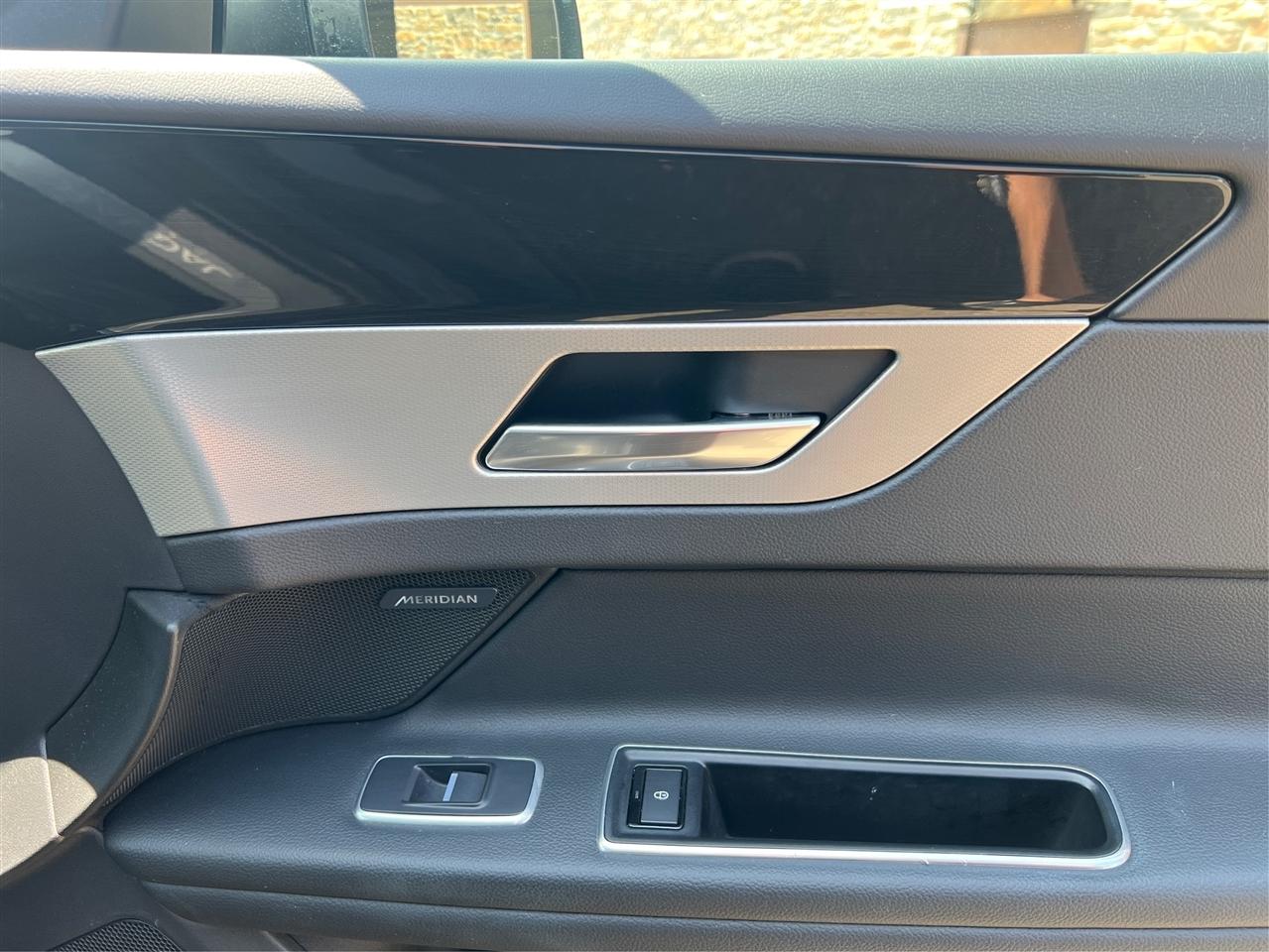 Jaguar XF 20d Premium AWD 2017