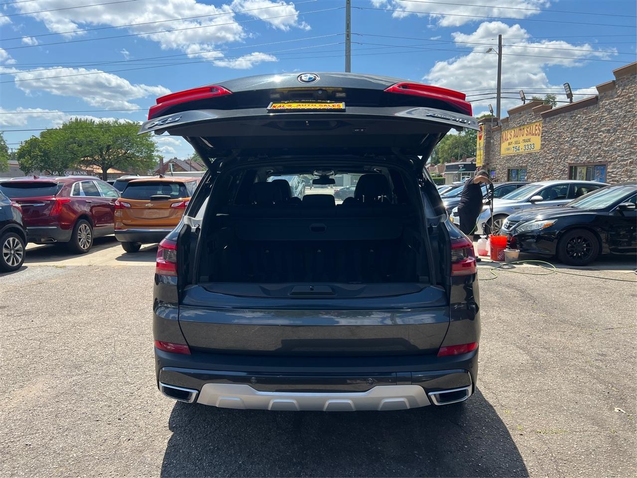 BMW X5 xDrive40i Sports Activity Vehicle 2020