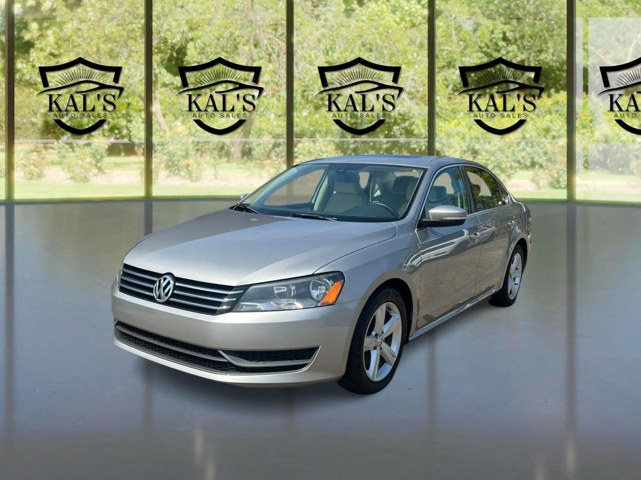 2013 Volkswagen Passat Plata Sedán Tracción delantera Automática