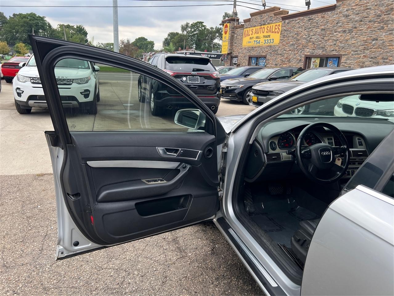 Audi A6 4dr Sdn 3.2L quattro Auto 2005