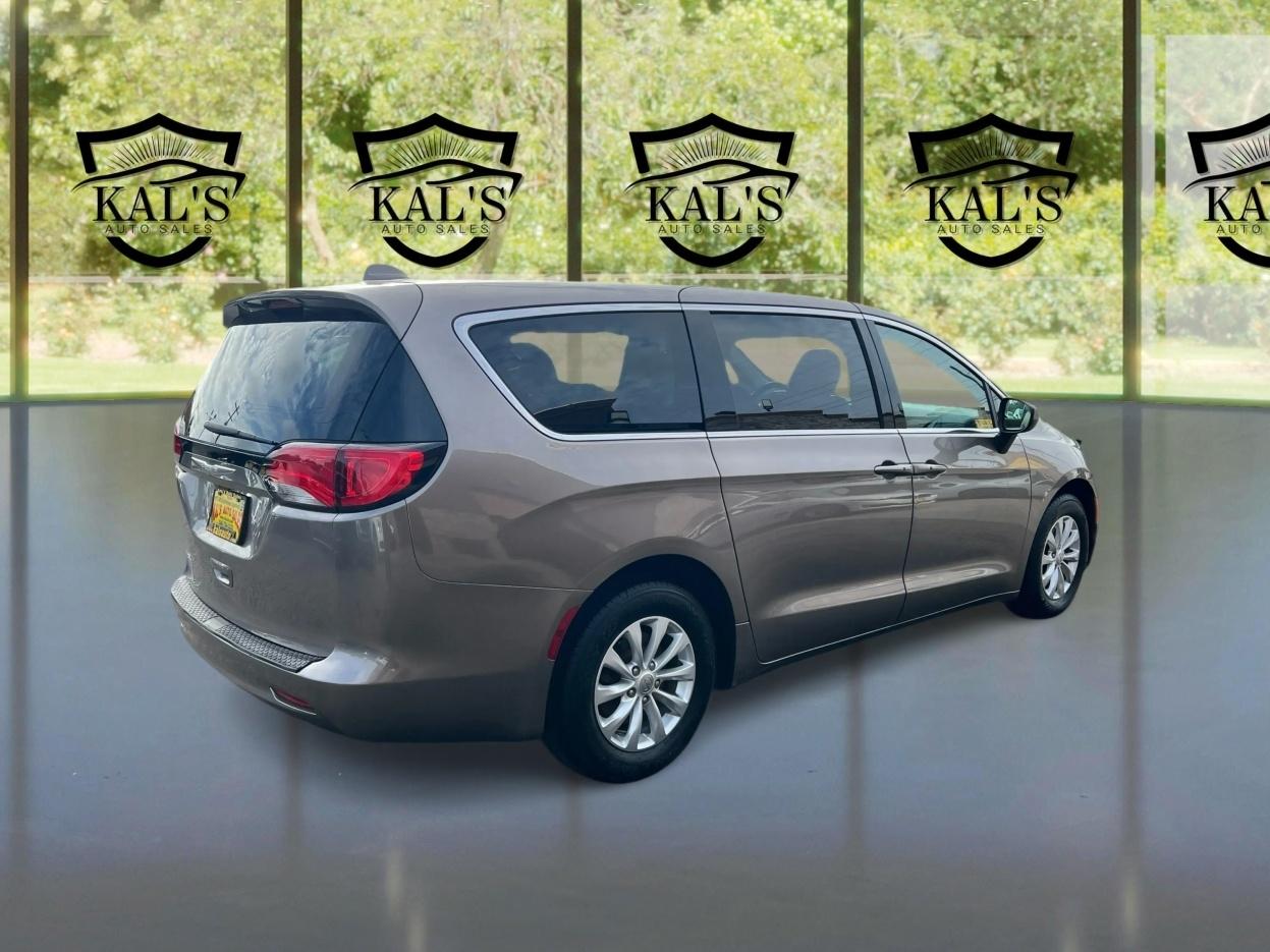 Chrysler Pacifica Touring FWD 2017