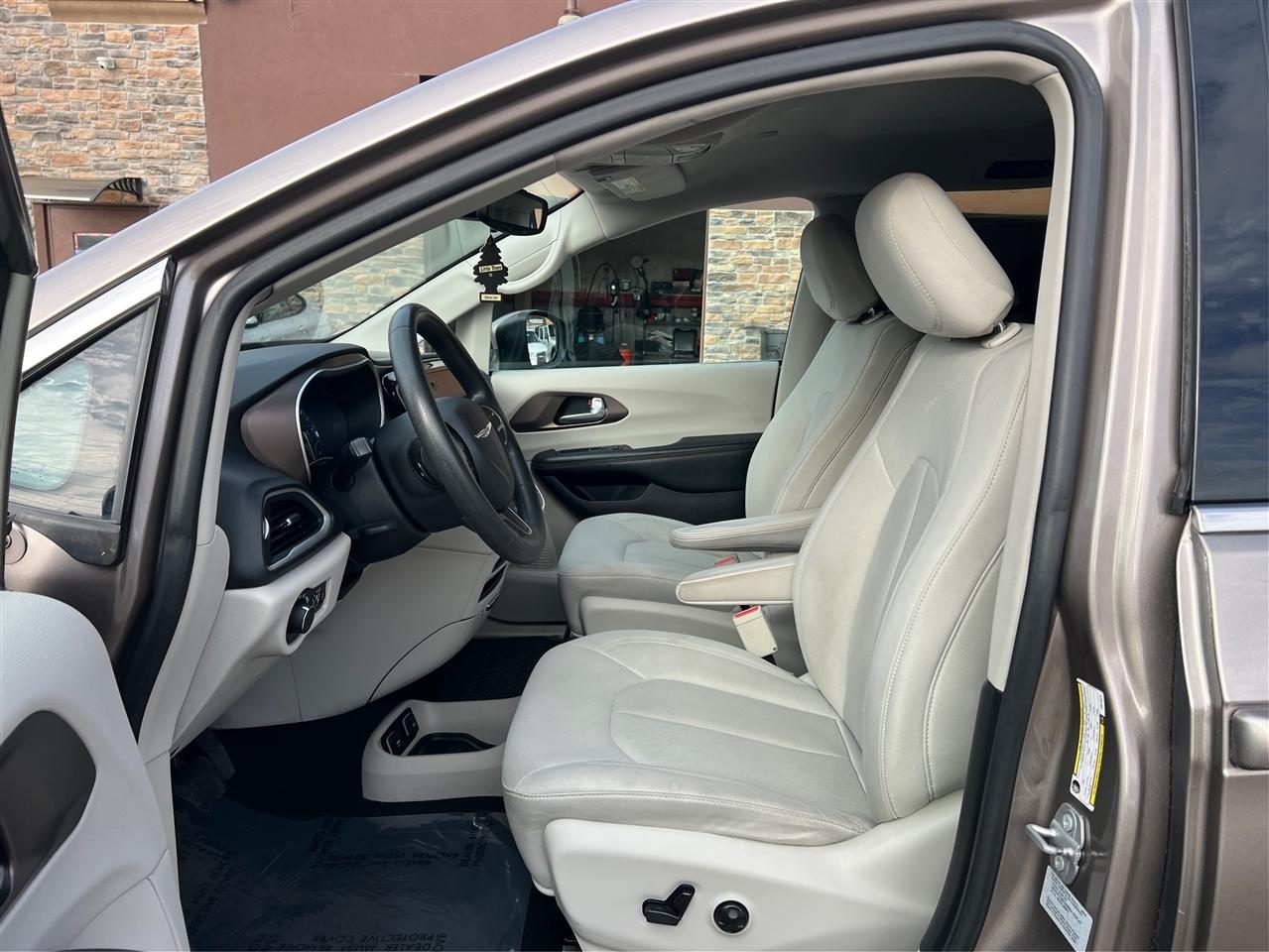 Chrysler Pacifica Touring FWD 2017
