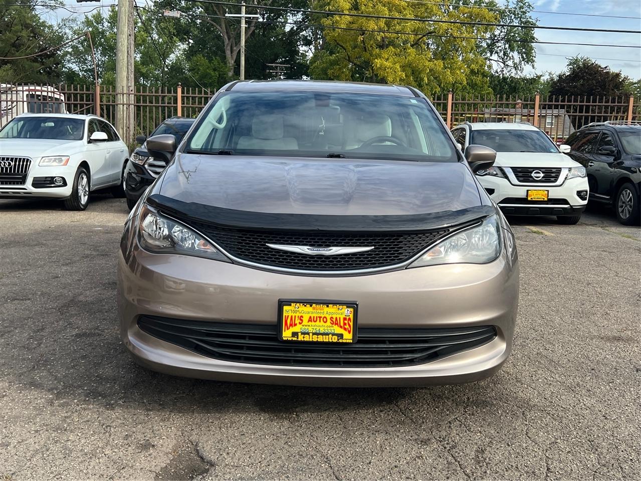 Chrysler Pacifica Touring FWD 2017