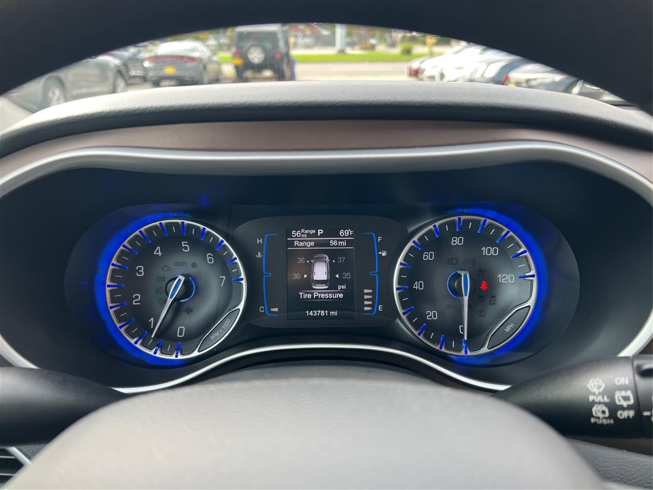 Chrysler Pacifica Touring FWD 2017