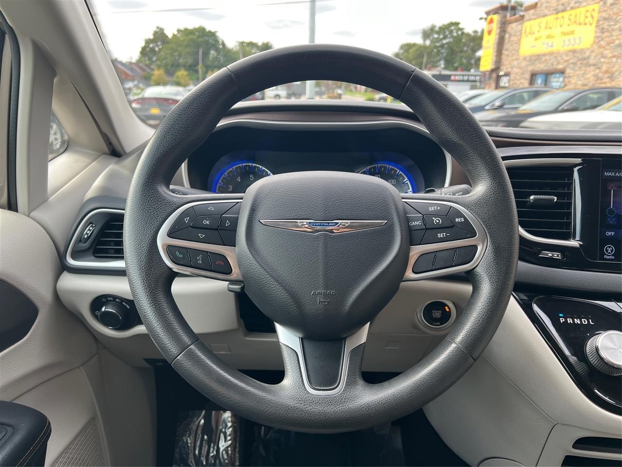Chrysler Pacifica Touring FWD 2017