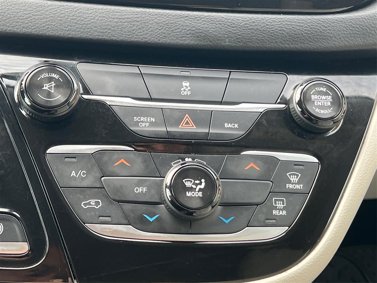 Chrysler Pacifica Touring FWD 2017
