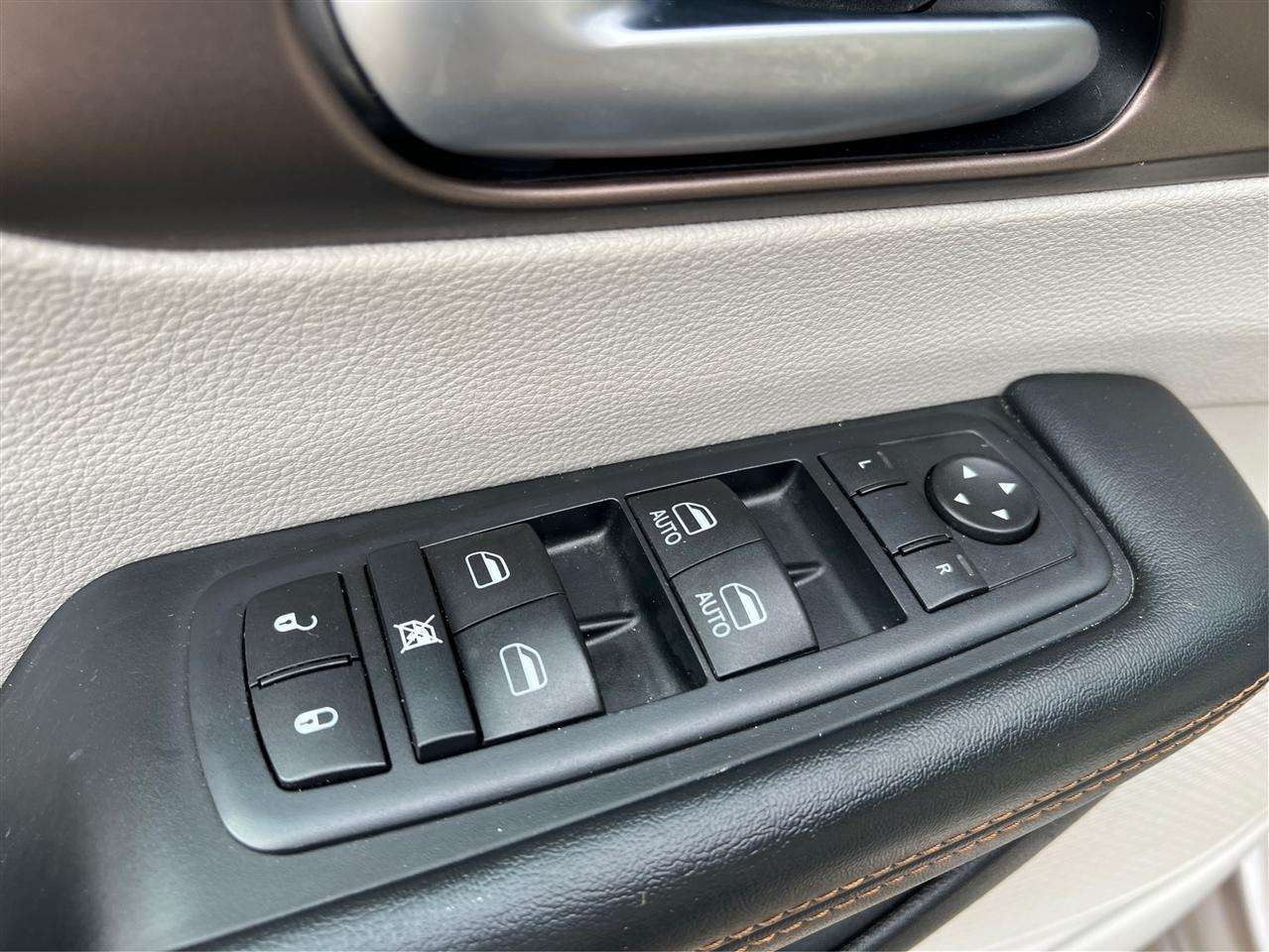 Chrysler Pacifica Touring FWD 2017