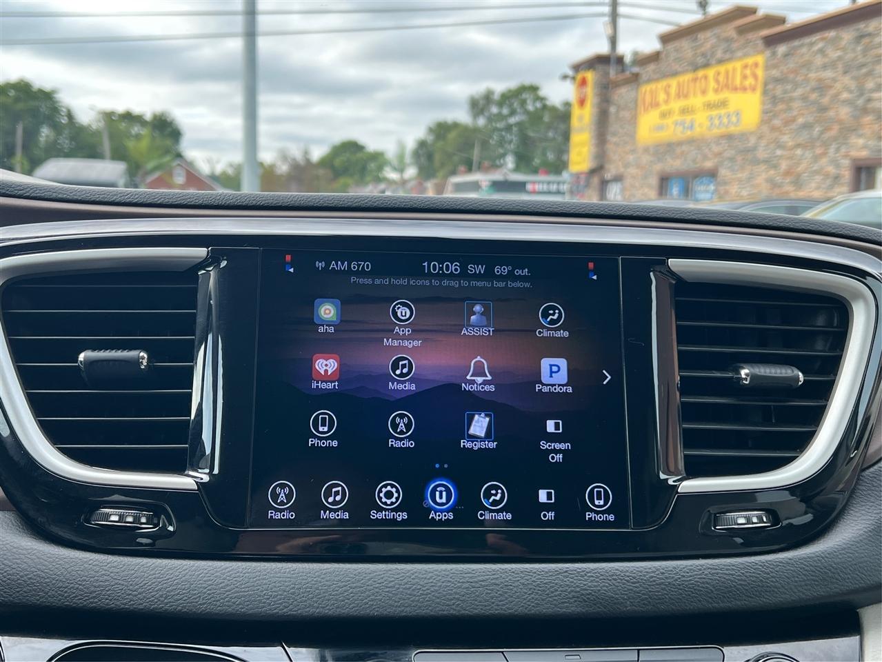 Chrysler Pacifica Touring FWD 2017