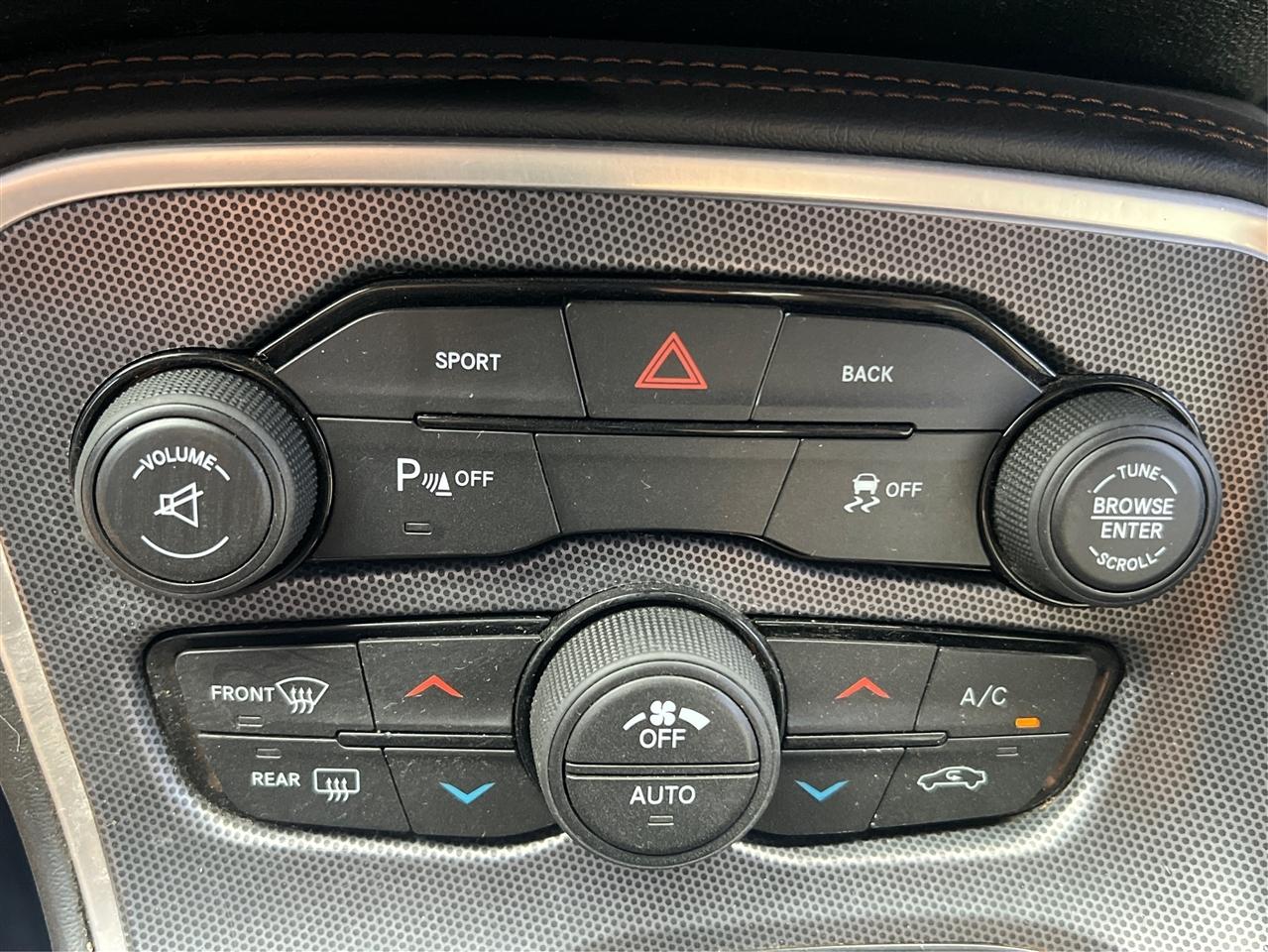 Dodge Challenger 2dr Cpe R/T Plus 2015
