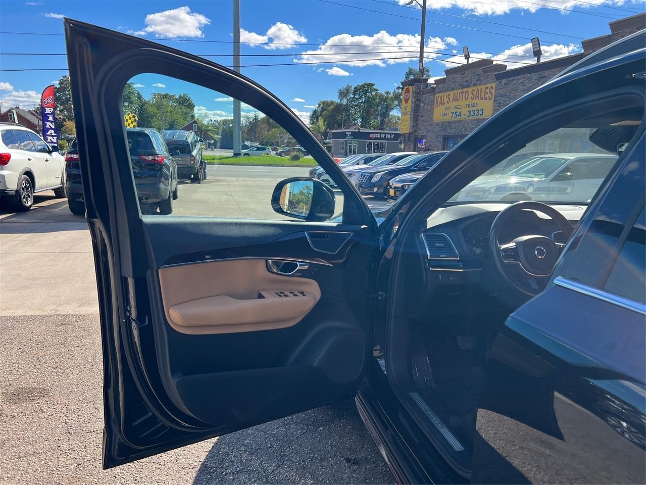Volvo XC90 T6 AWD Momentum 2019