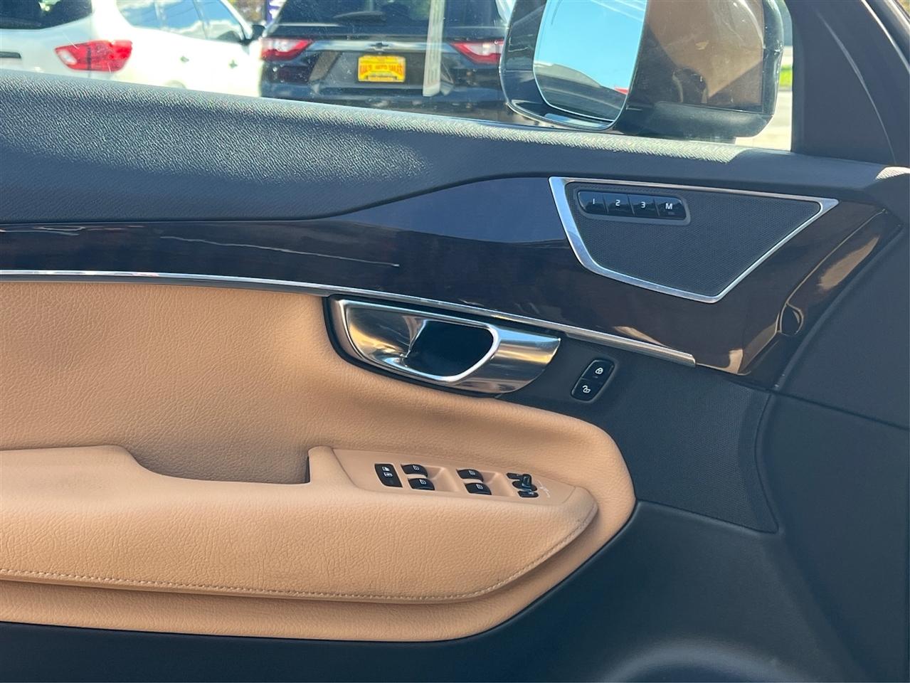 Volvo XC90 T6 AWD Momentum 2019