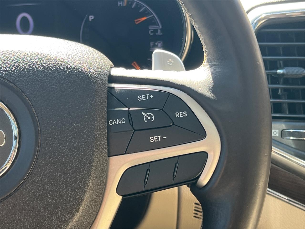 Jeep Grand Cherokee 4WD 4dr Overland 2015