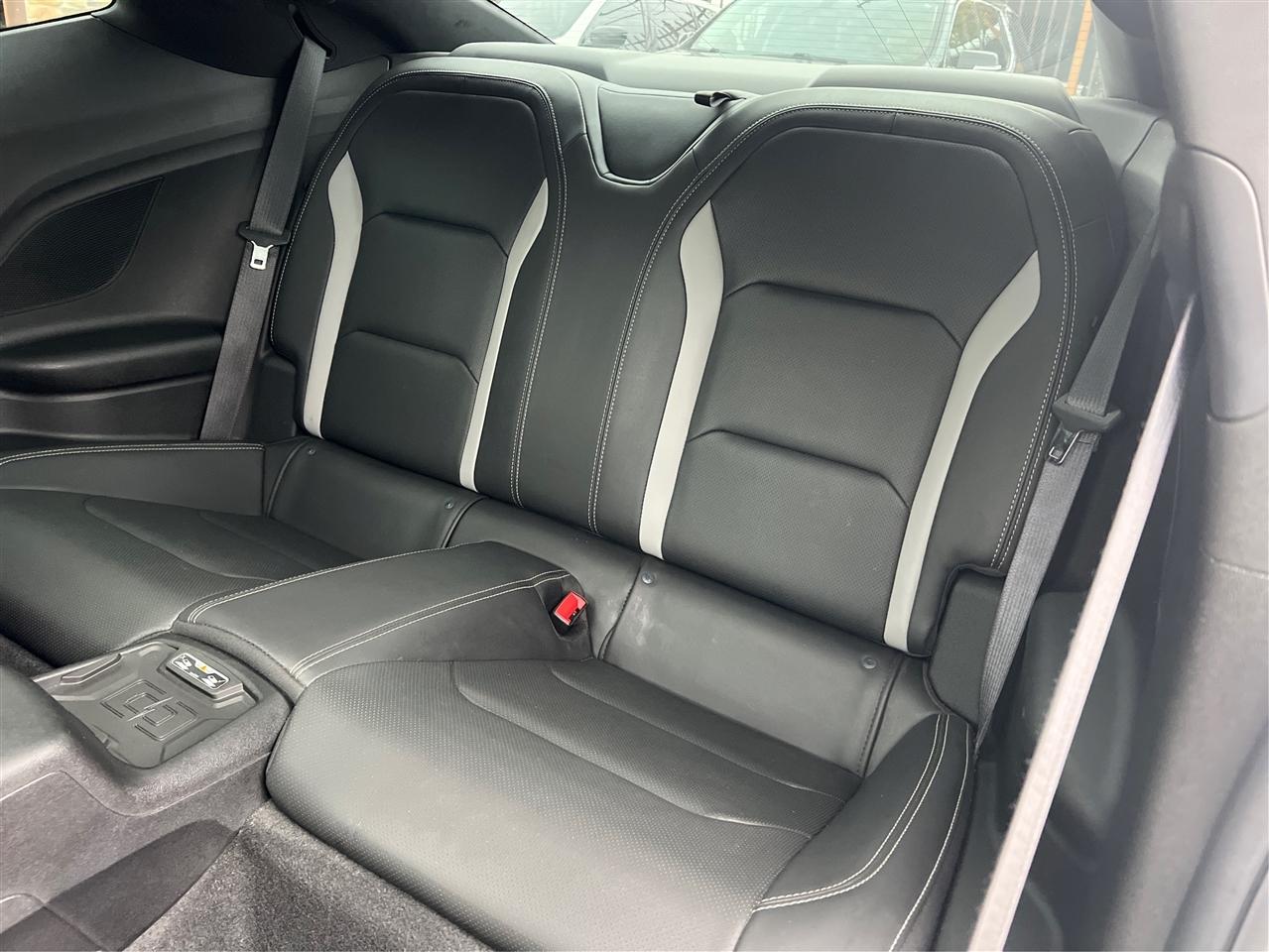 Chevrolet Camaro 2dr Cpe 2LT 2018