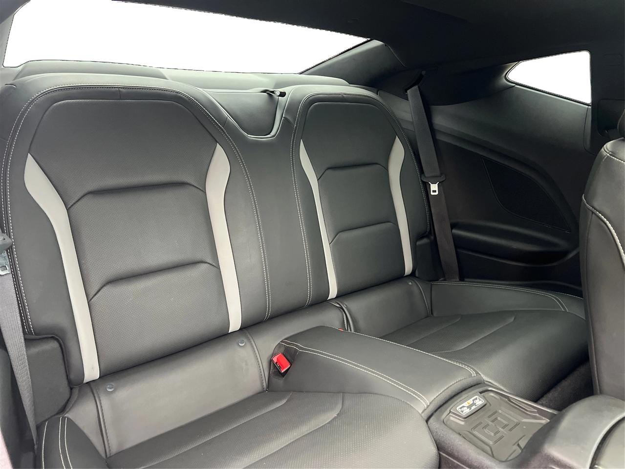 Chevrolet Camaro 2dr Cpe 2LT 2018