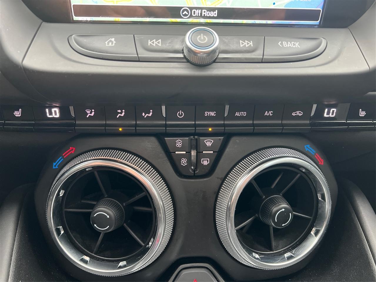 Chevrolet Camaro 2dr Cpe 2LT 2018