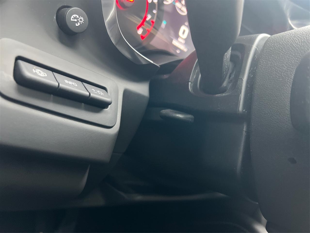 Chevrolet Camaro 2dr Cpe 2LT 2018