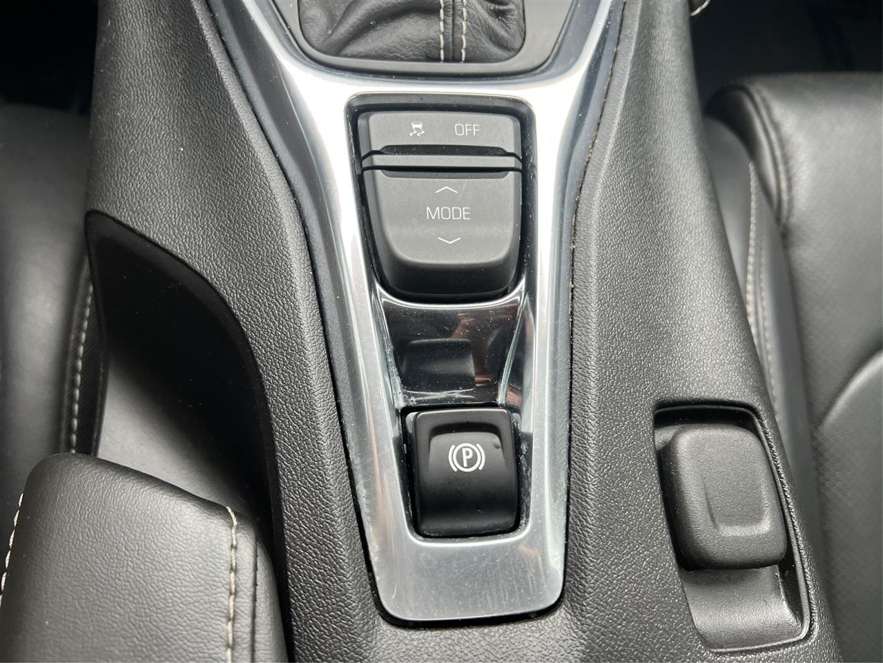 Chevrolet Camaro 2dr Cpe 2LT 2018