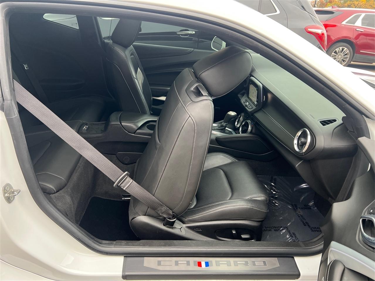 Chevrolet Camaro 2dr Cpe 2LT 2018